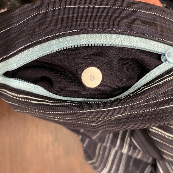 Lululemon Run The World 7/8 Tight | Leggings- Size 6 - Picture 9 of 14